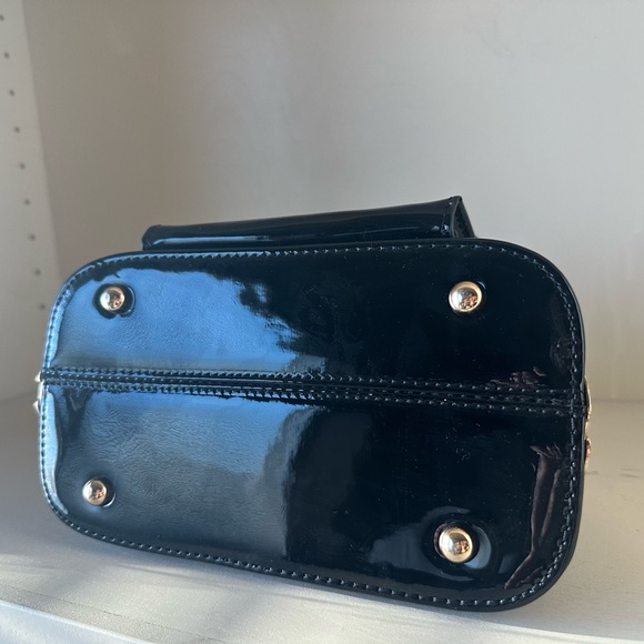New La Terre Handbag Black Patent Leather - Picture 4 of 10